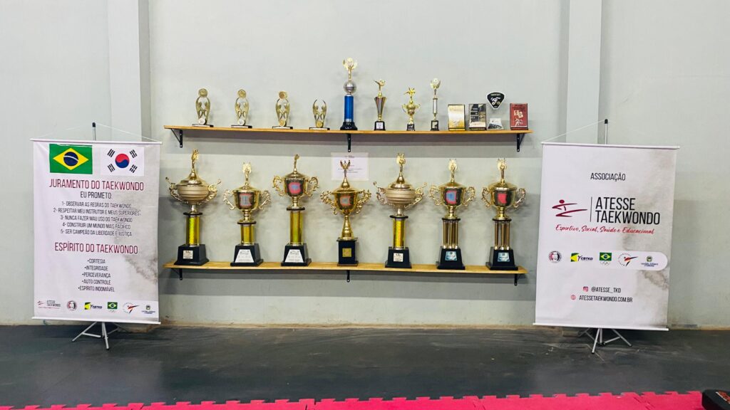 Troféus Da Equipe Atesse